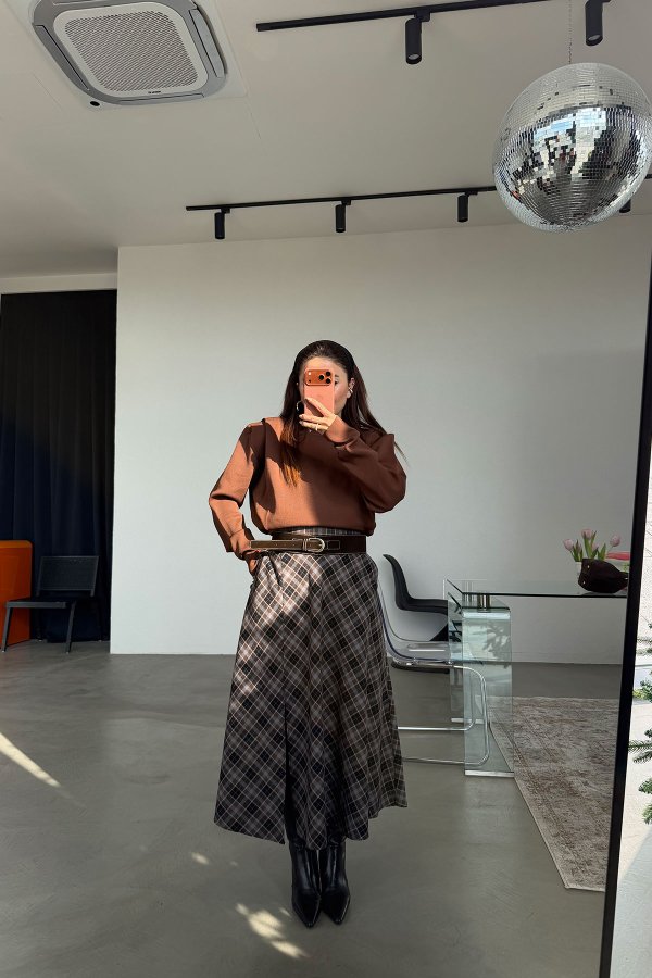 Önü Yırtmaçlı Ekoseli Uzun Etek