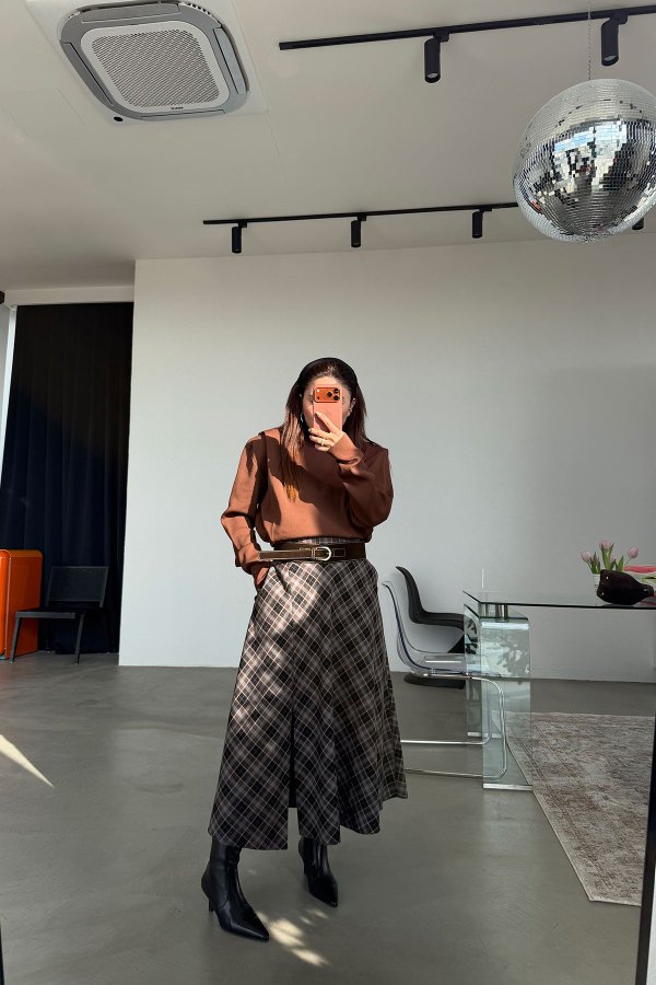 Önü Yırtmaçlı Ekoseli Uzun Etek