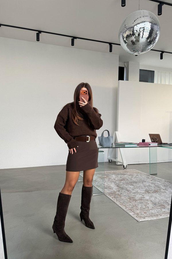 Arkası Fermuarlı Kemerli Kumaş Mini Etek