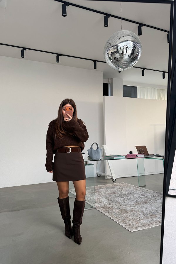 Arkası Fermuarlı Kemerli Kumaş Mini Etek