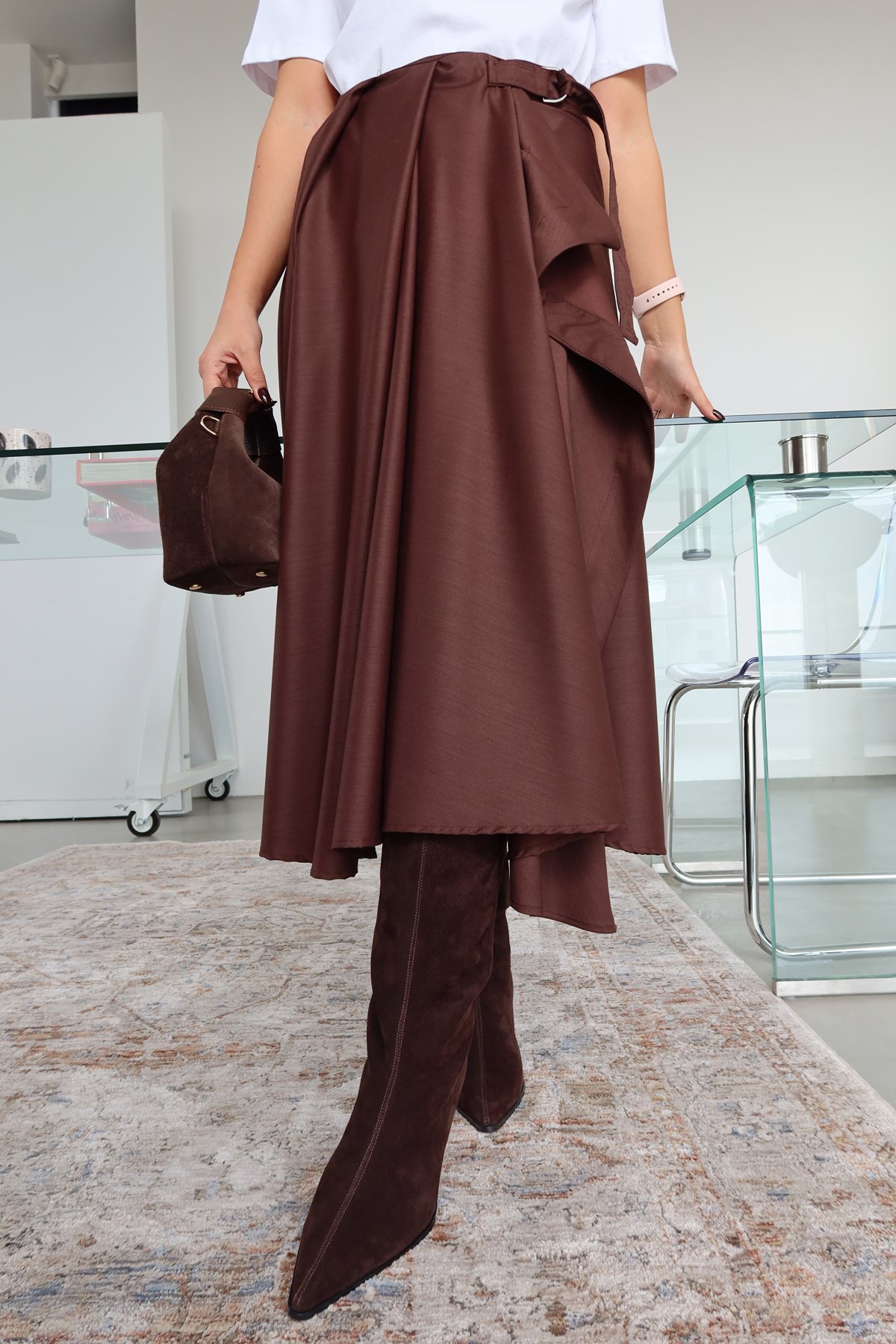 Pileli Düğme ve Kuşak Detaylı Etek