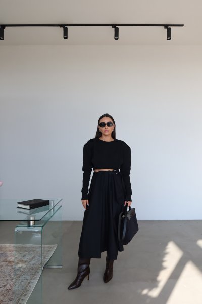 Pileli Düğme ve Kuşak Detaylı Etek