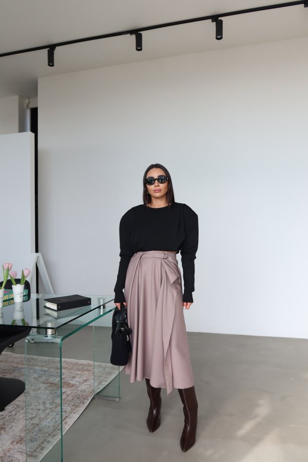 Pileli Düğme ve Kuşak Detaylı Etek