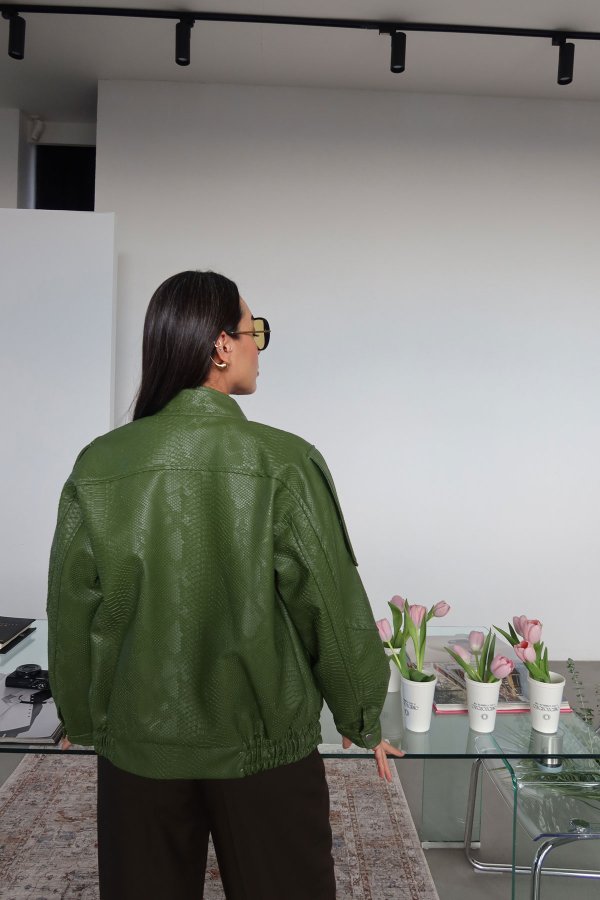 Dik Yaka Yılan Desenli Deri Ceket