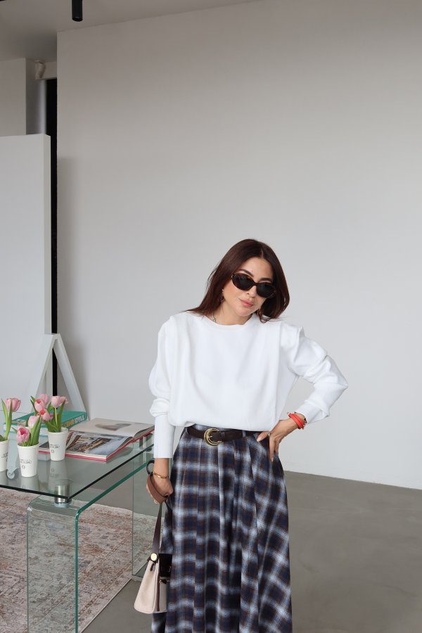 Omuzu Vatkalı Triko Kazak