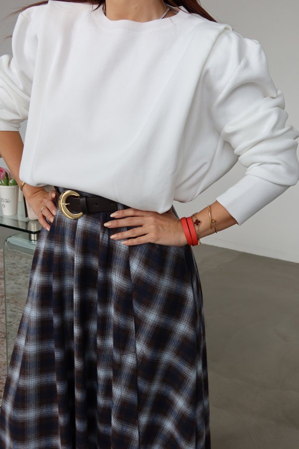 Omuzu Vatkalı Triko Kazak