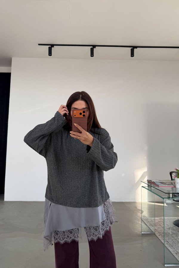 Altı Dantel Parçalı Fitilli Triko Bluz