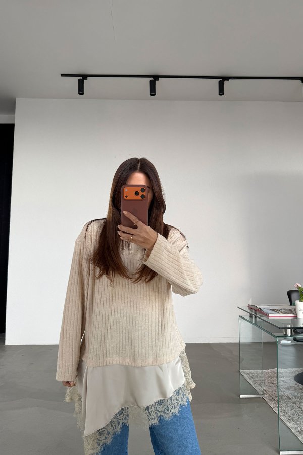 Altı Dantel Parçalı Fitilli Triko Bluz