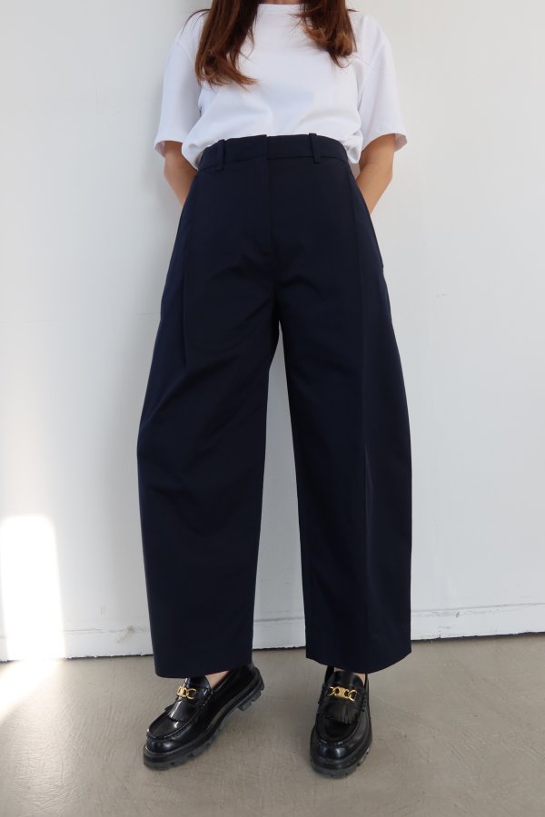 Pileli Geniş Kalıp Kumaş Pantolon