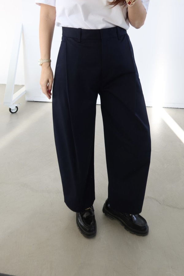 Pileli Geniş Kalıp Kumaş Pantolon