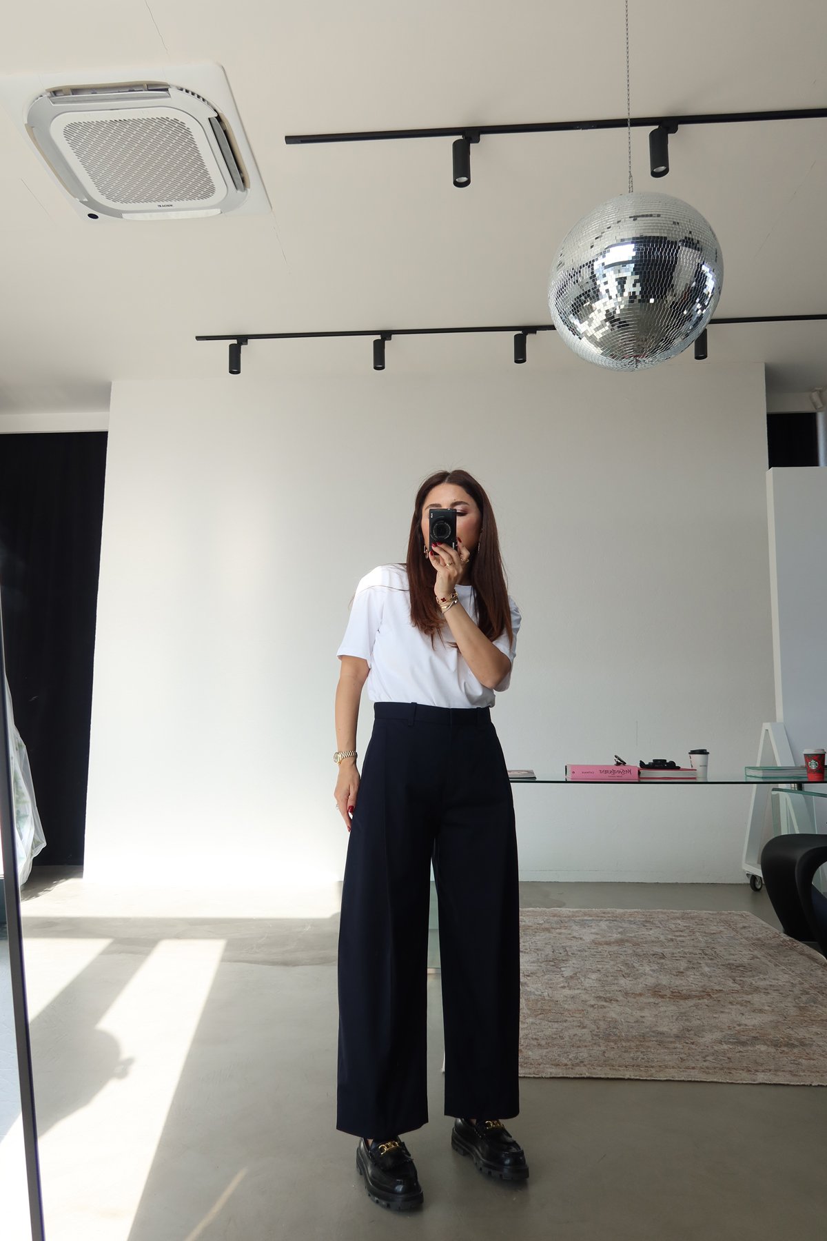 Pileli Geniş Kalıp Kumaş Pantolon