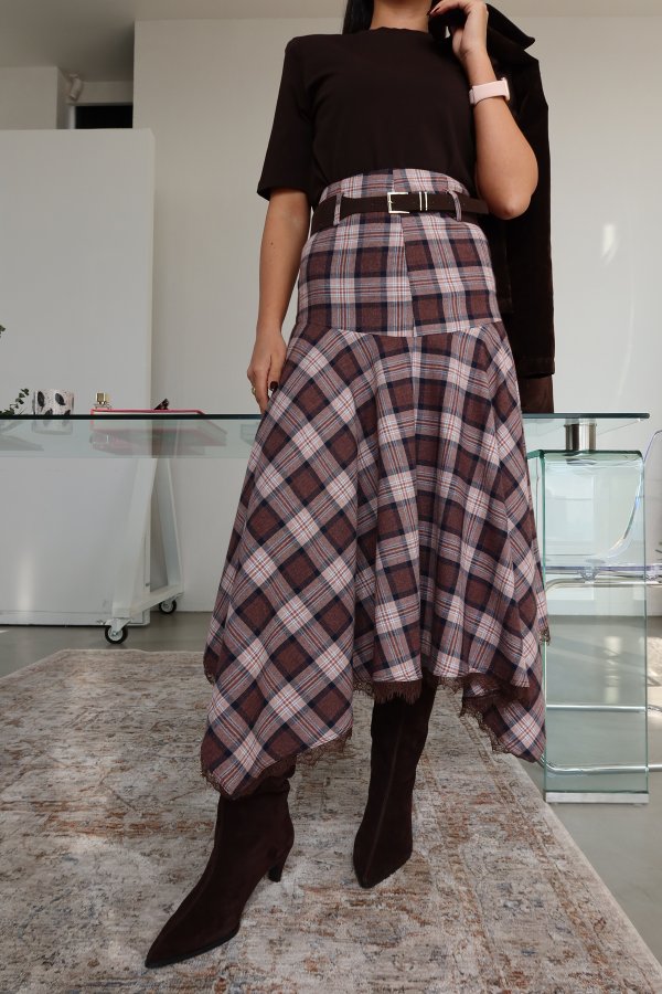 Etek Ucu Dantelli Süet Kemerli Ekoseli Etek