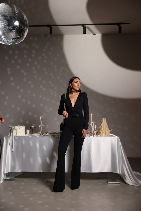 Önü Büzgülü Omuzu Vatkalı Bodysuit