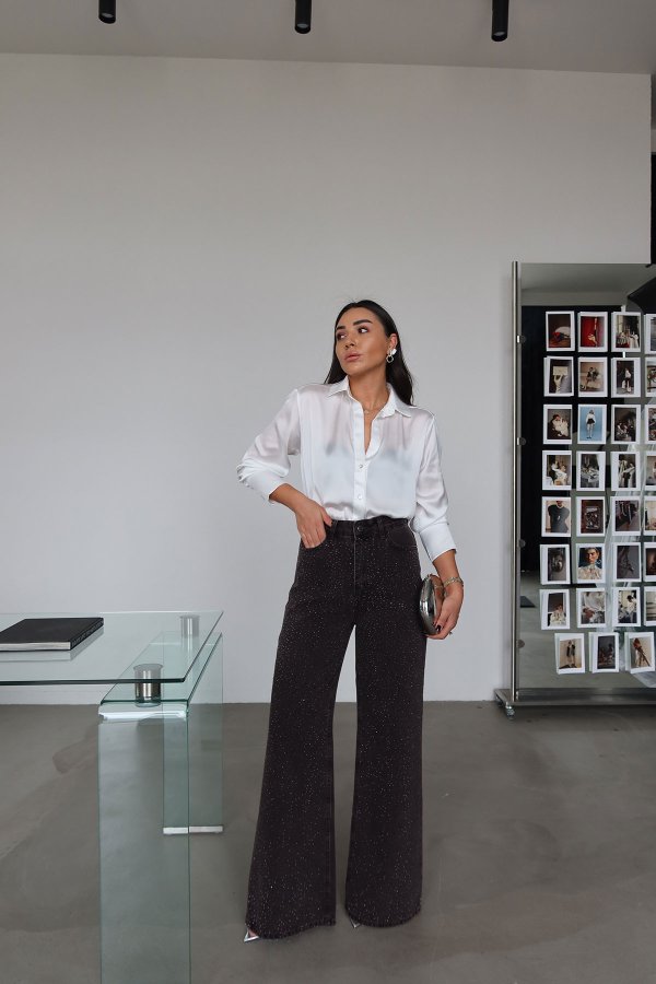 Yüksek Bel Üzeri Taşlı Geniş Paça Jean