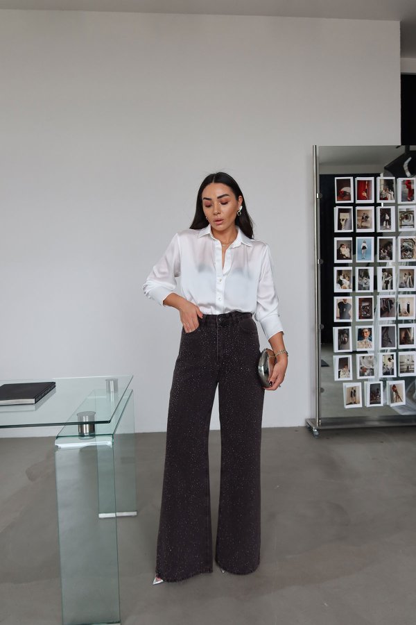 Yüksek Bel Üzeri Taşlı Geniş Paça Jean