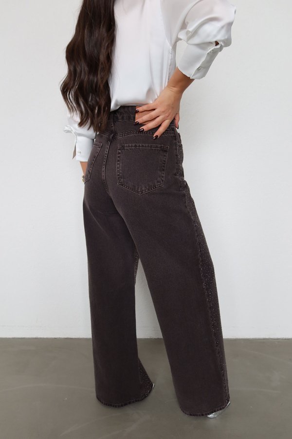 Yüksek Bel Üzeri Taşlı Geniş Paça Jean