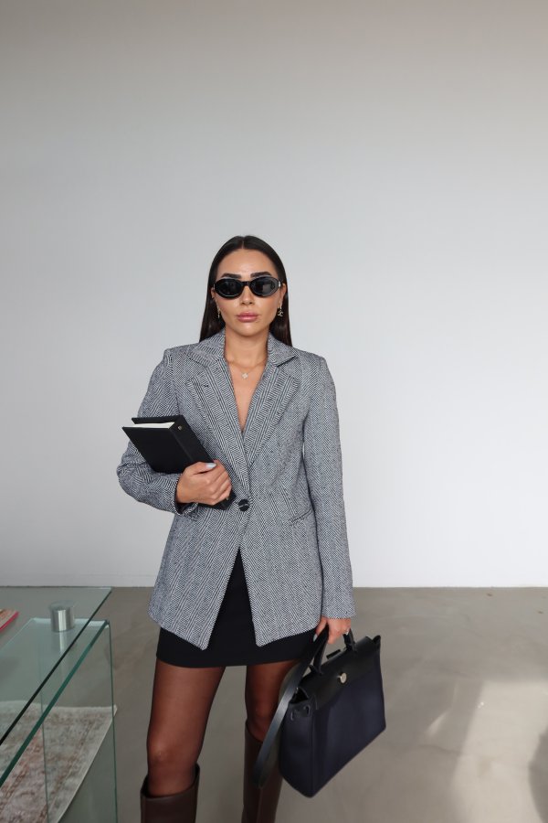 Tek Düğmeli Balık Sırtı Yün Ceket