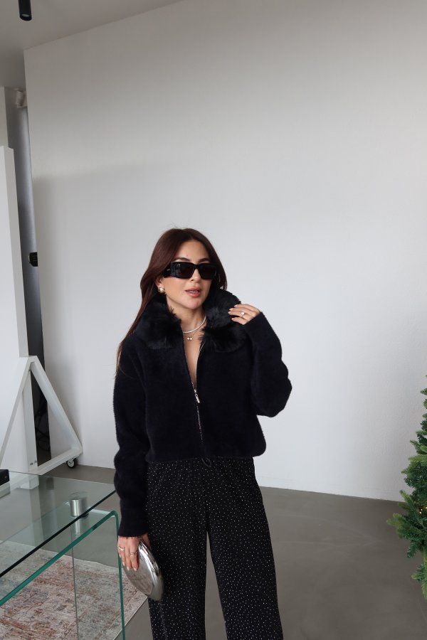 Yakası Kürklü Gizli Fermuarlı Yün Ceket