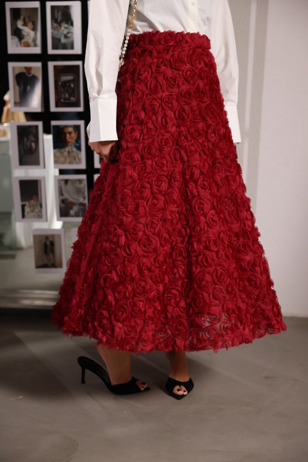 Çiçek Kabartmalı Uzun Etek