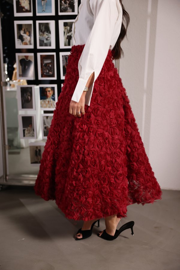 Çiçek Kabartmalı Uzun Etek