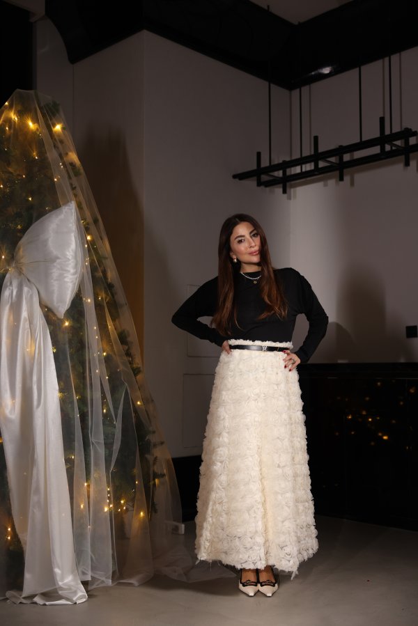 Çiçek Kabartmalı Uzun Etek