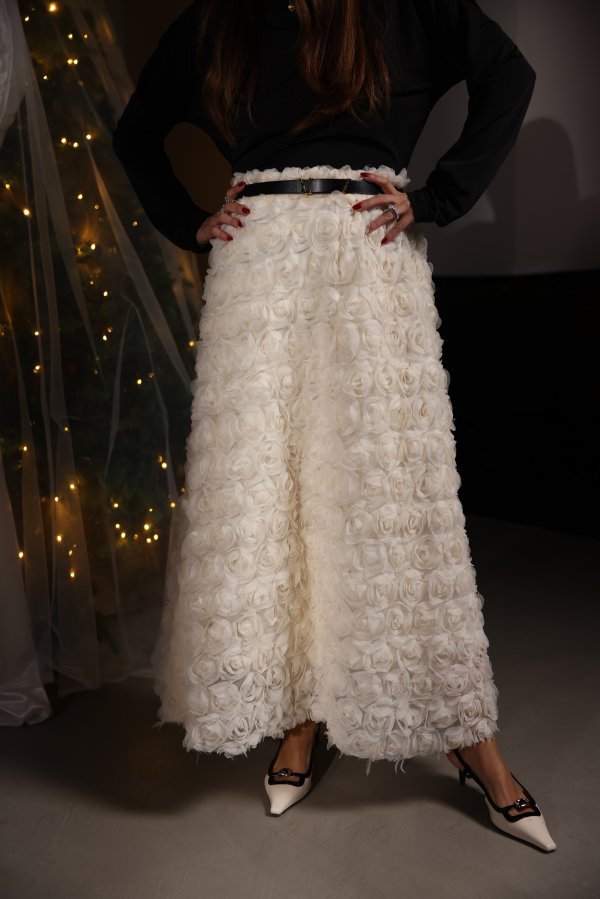 Çiçek Kabartmalı Uzun Etek