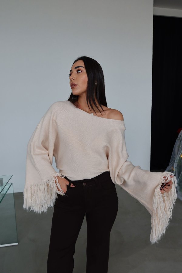 Kolları Püsküllü Oversize Kazak