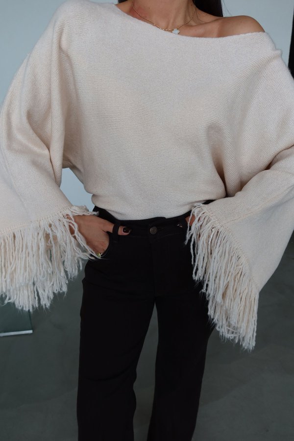 Kolları Püsküllü Oversize Kazak