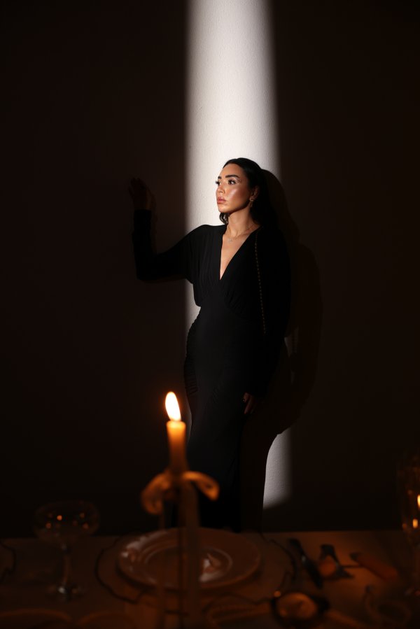 Yanları Büzgülü V Yaka Uzun Premium Elbise