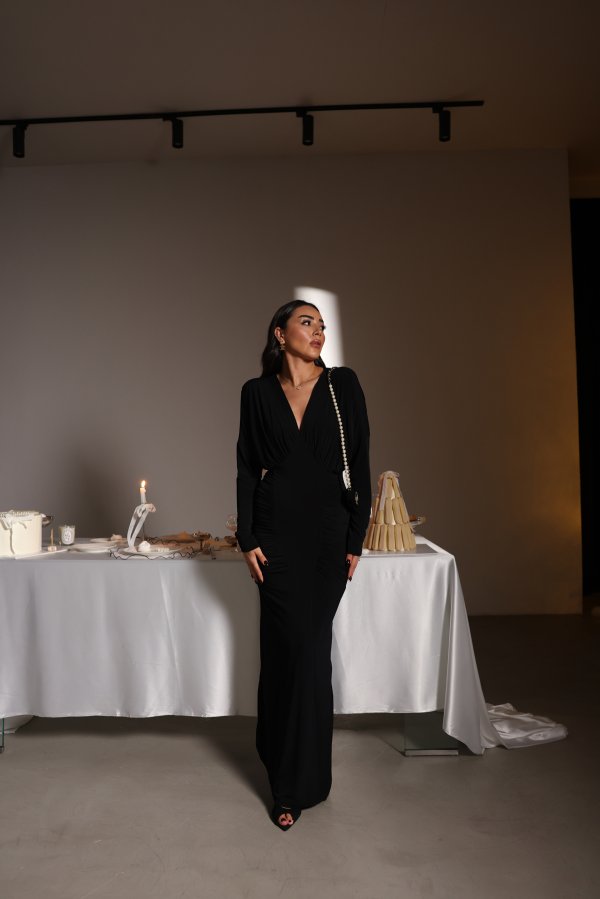 Yanları Büzgülü V Yaka Uzun Premium Elbise