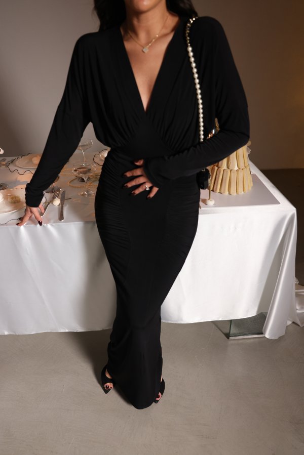 Yanları Büzgülü V Yaka Uzun Premium Elbise