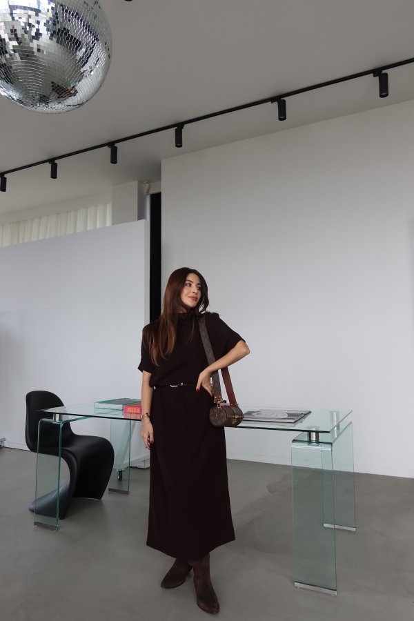 Dik Yaka Uzun Fitilli Triko Elbise