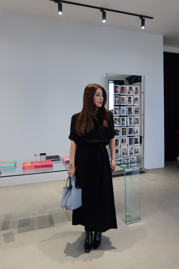 Dik Yaka Uzun Fitilli Triko Elbise