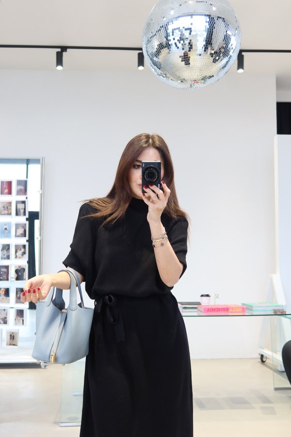 Dik Yaka Uzun Fitilli Triko Elbise