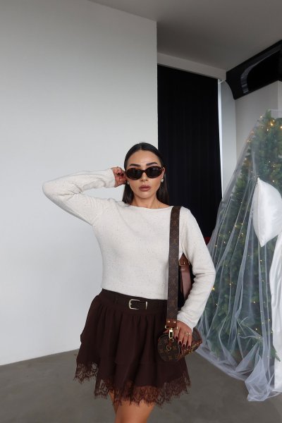 Kayık Yaka Pullu Simli Triko