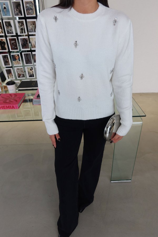 Yakası Fitilli Taşlı Yün Kazak