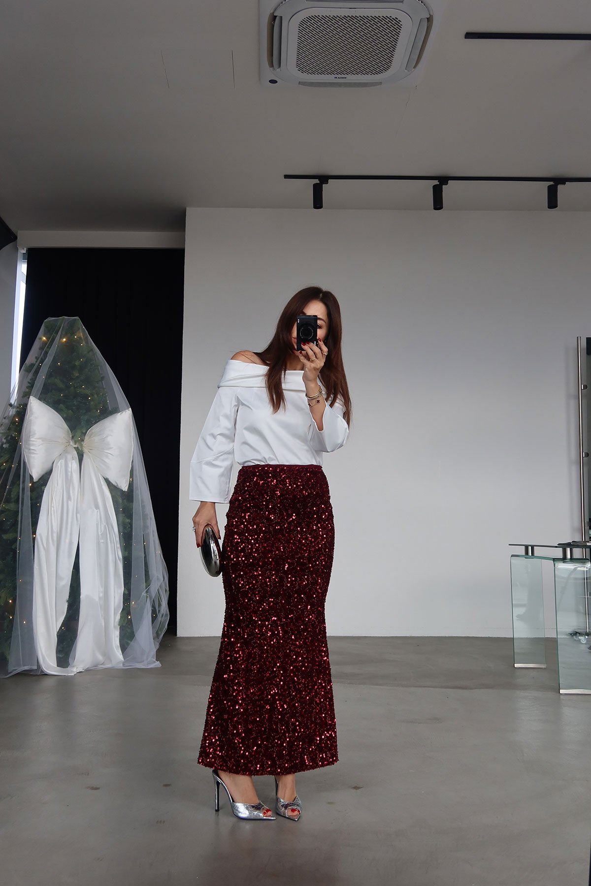 Arkası Yırtmaçlı Pul Payetli Uzun Etek