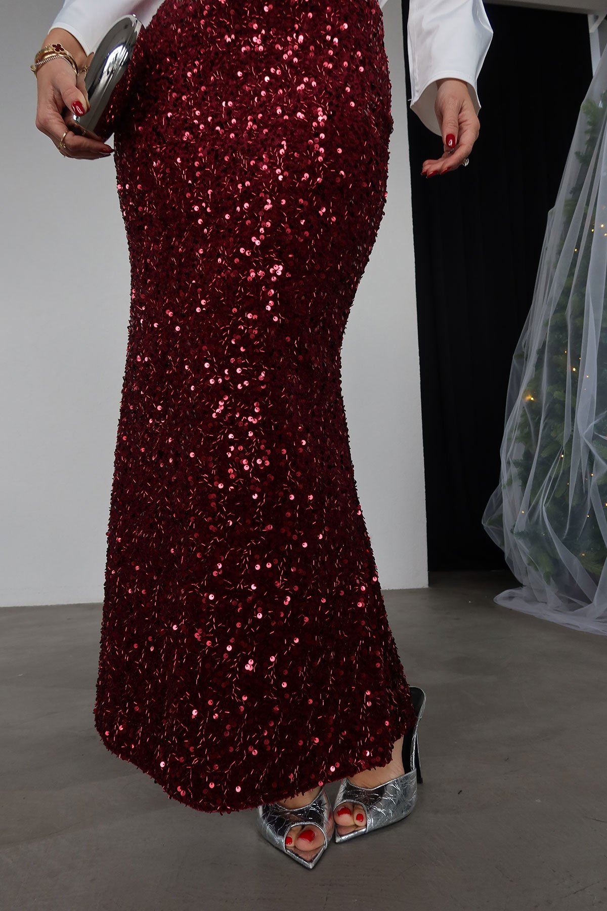 Arkası Yırtmaçlı Pul Payetli Uzun Etek