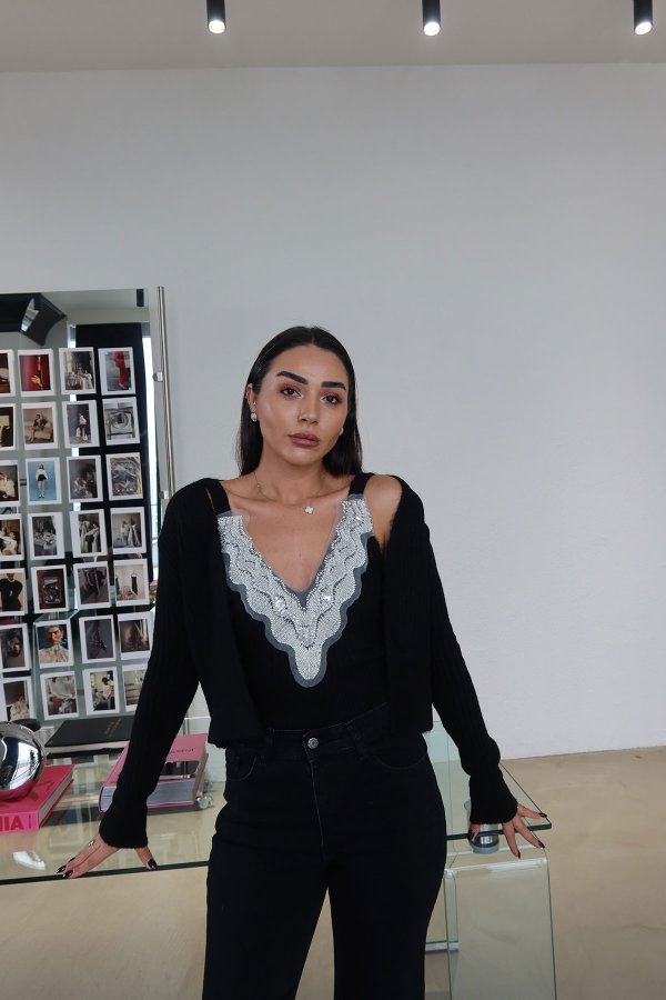 Boncuk İşlemeli Triko Büstiyer Hırka Takım