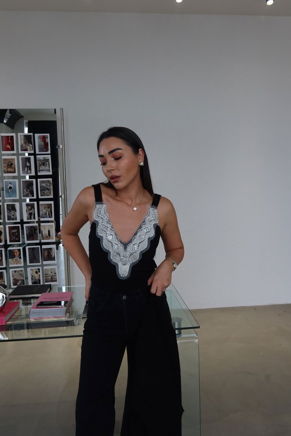 Boncuk İşlemeli Triko Büstiyer Hırka Takım