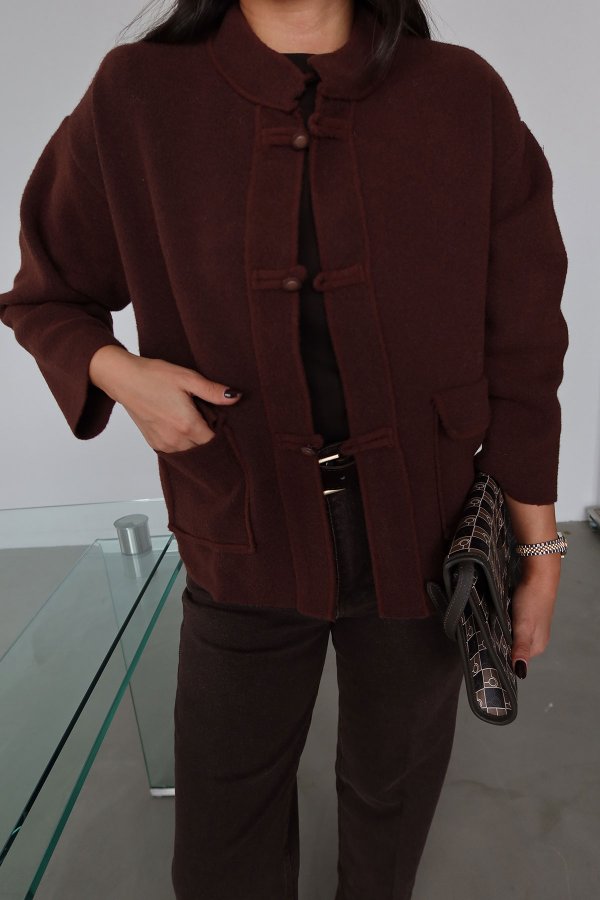 Hakim Yaka Çift Cepli Düğmeli Hırka