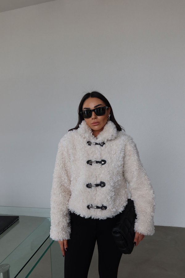 Dik Yaka Kanca Detaylı Bürümcüklü Ceket