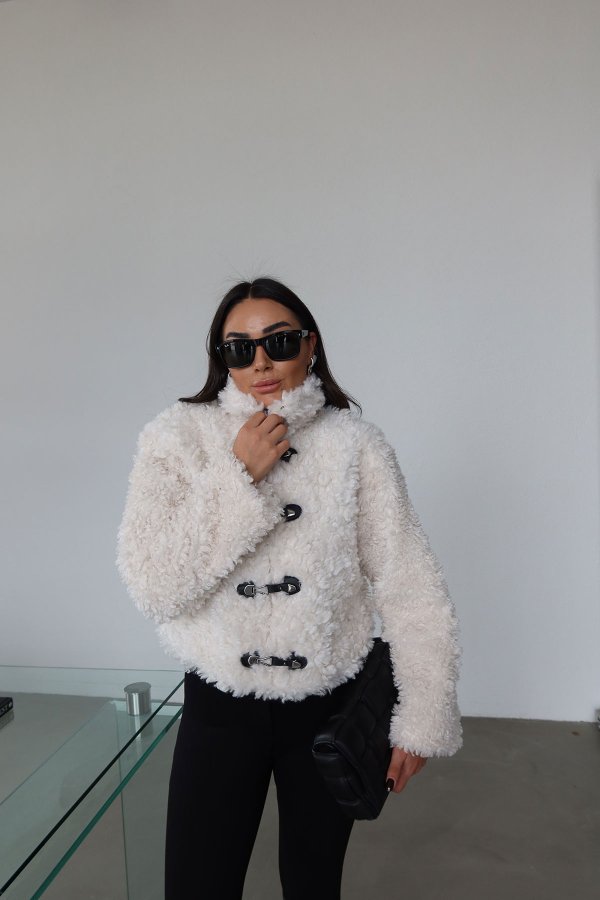 Dik Yaka Kanca Detaylı Bürümcüklü Ceket