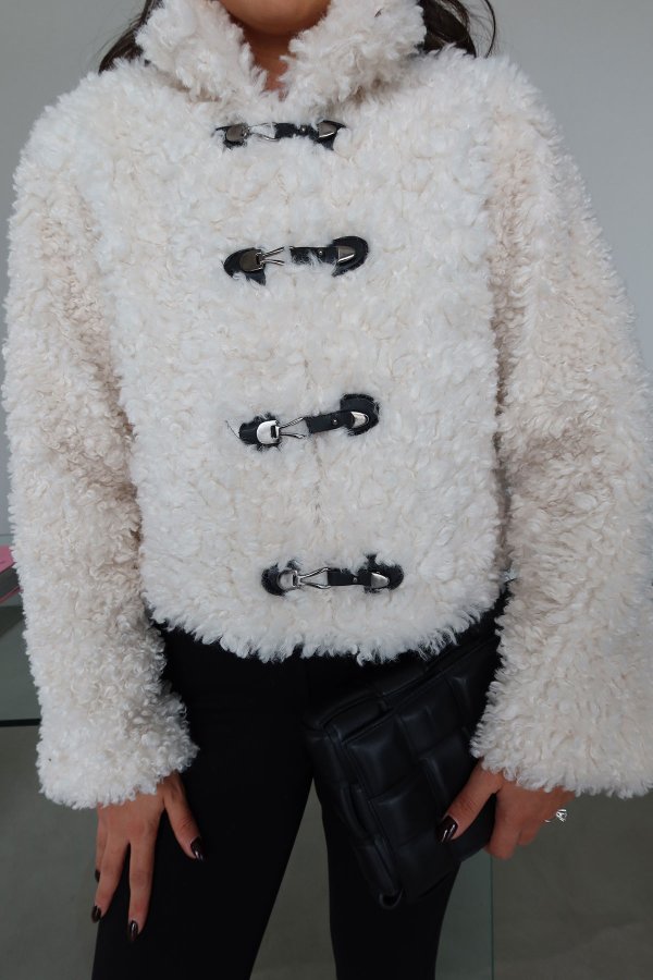 Dik Yaka Kanca Detaylı Bürümcüklü Ceket