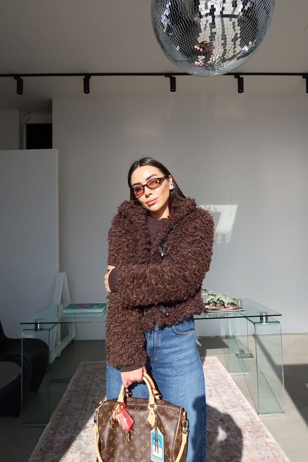 Dik Yaka Kanca Detaylı Bürümcüklü Ceket