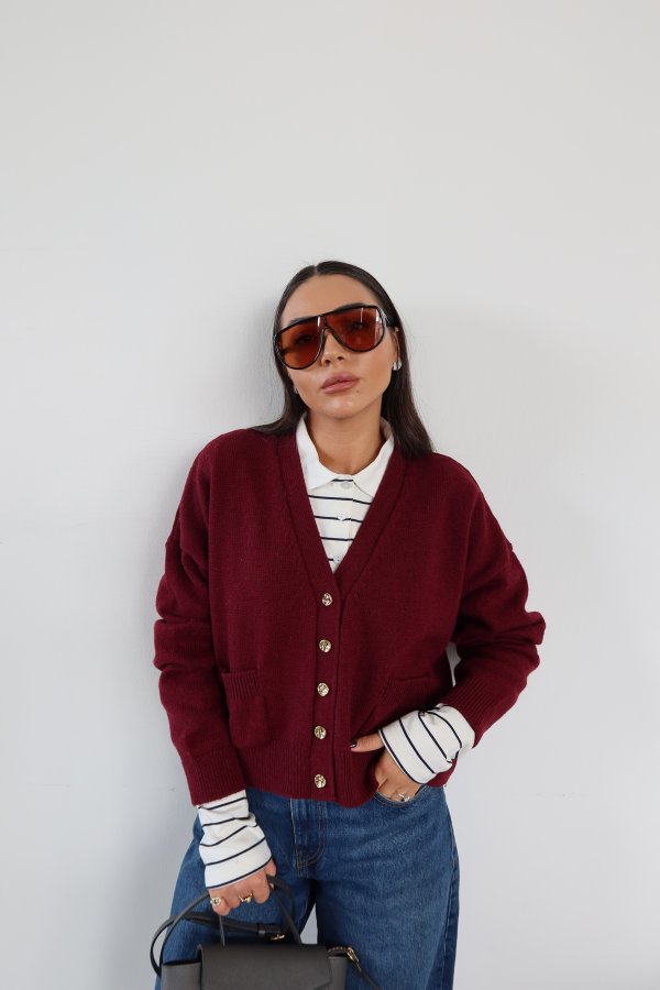 V Yaka Gold Düğmeli Çift Cepli Hırka