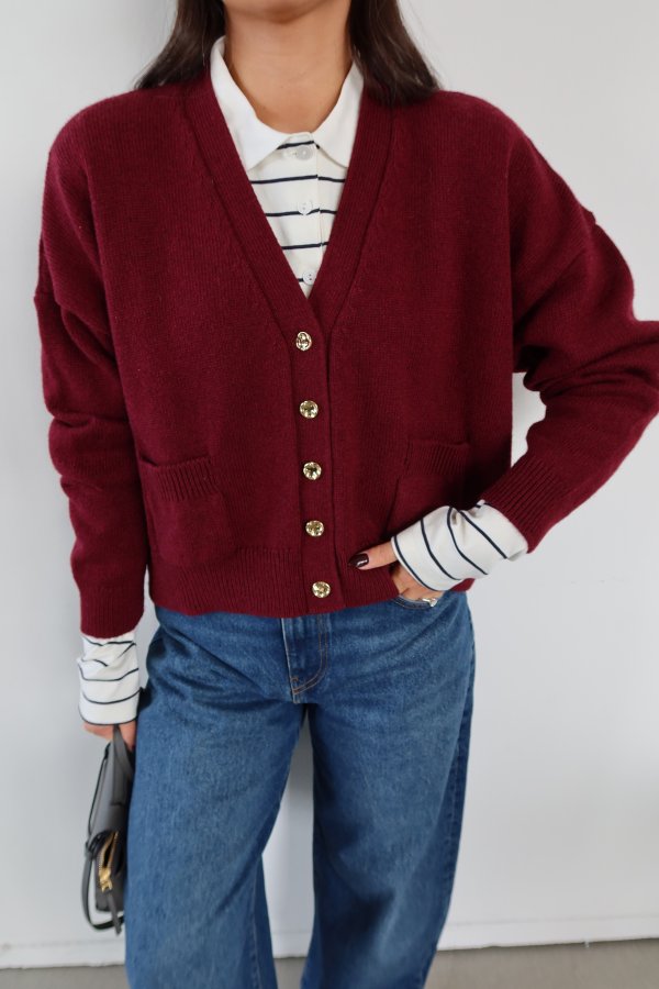 V Yaka Gold Düğmeli Çift Cepli Hırka