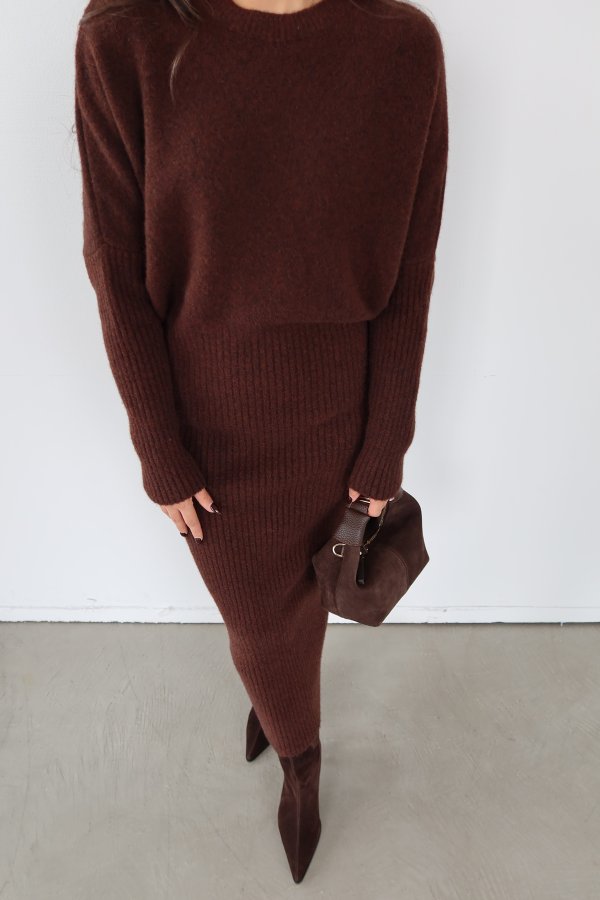 Uzun Kollu Yumuşak Dokulu Triko Elbise