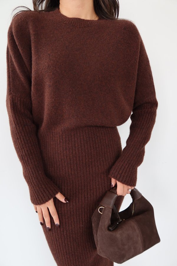 Uzun Kollu Yumuşak Dokulu Triko Elbise