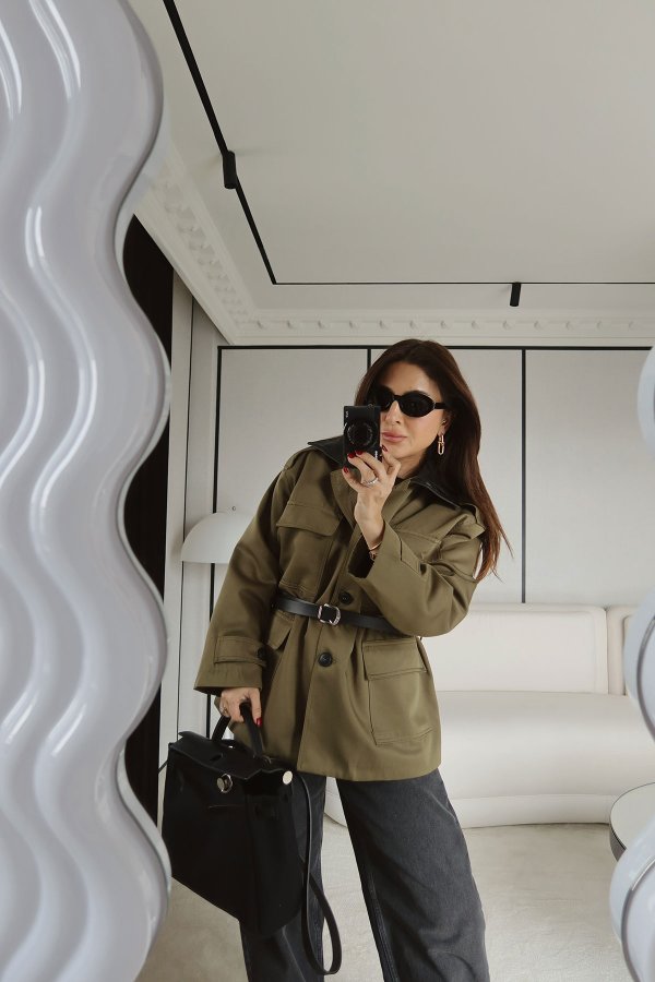 Yakası Deri Detaylı Apoletli Düğmeli Mont